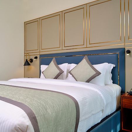 Pride Hotel Udaipur Buitenkant foto